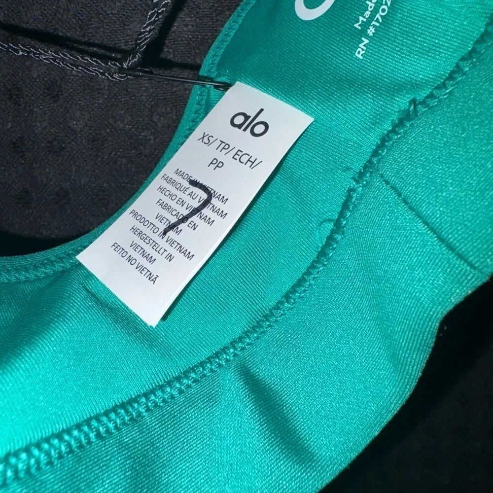 ALO Yoga Airlift Intrigue Bra XS Limited: Spruce Green NWT